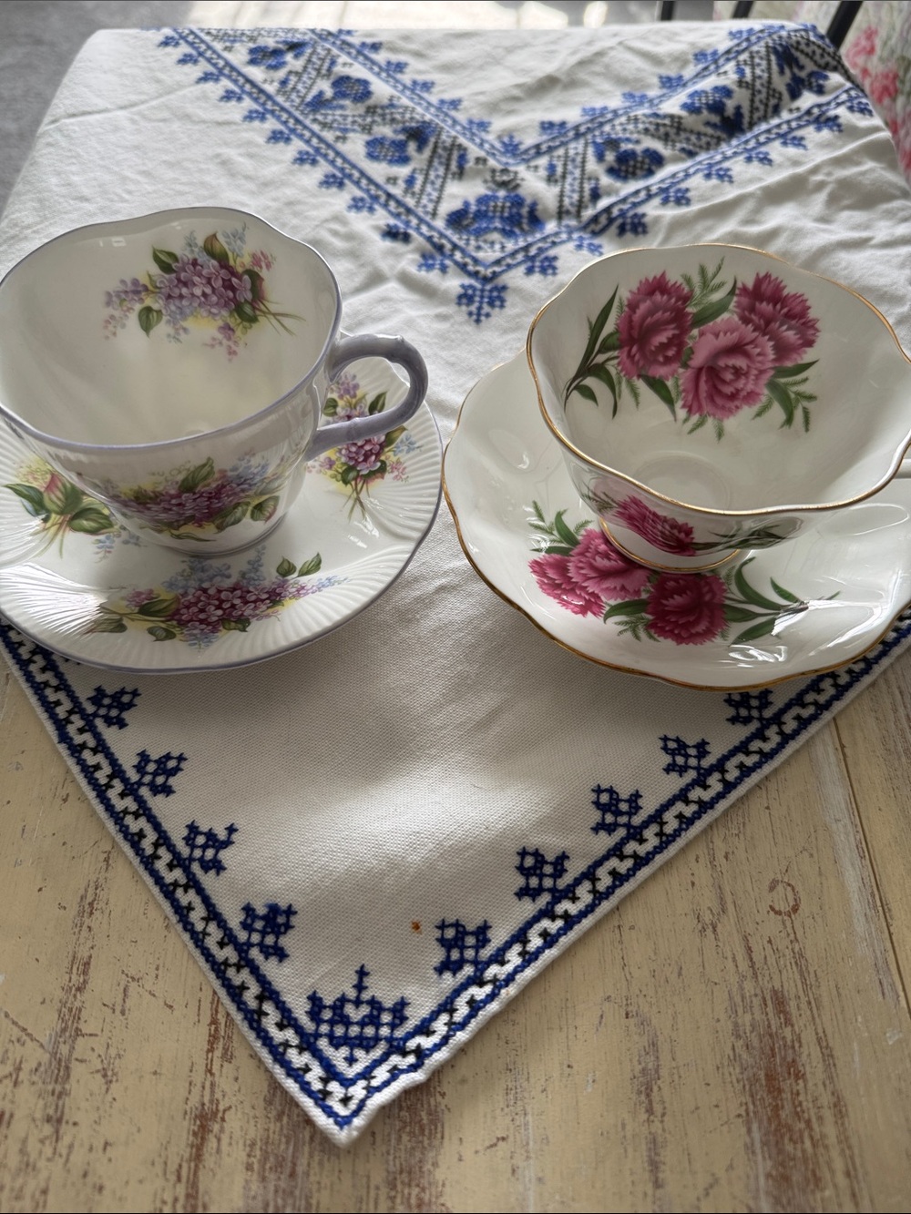 Bundle of Royal Albert teacup & saucer sets
